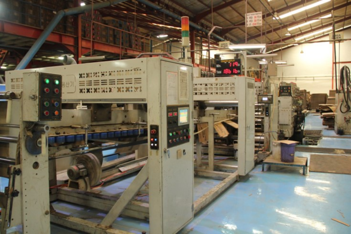 AUTOMATIC GLUER/STITCHER